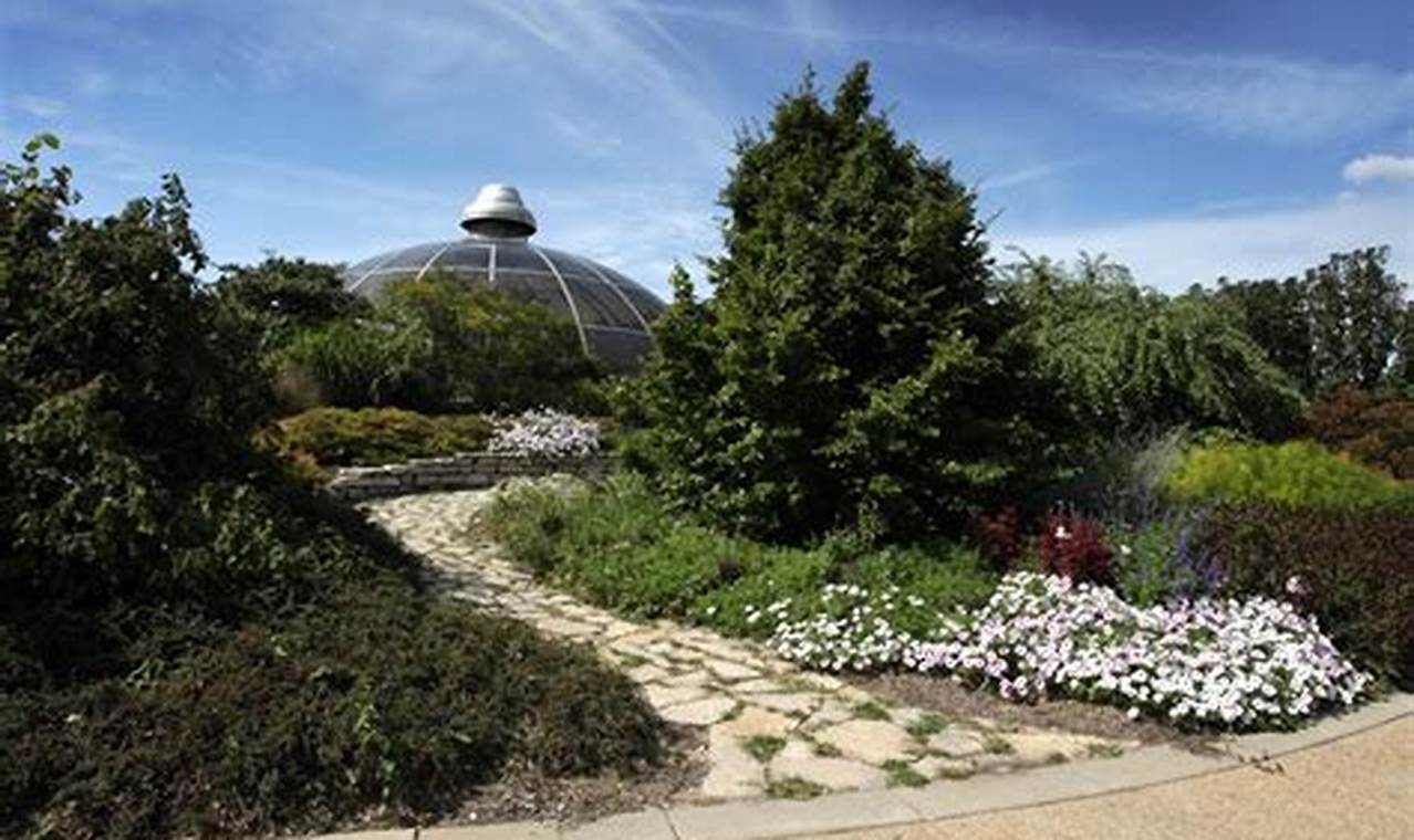 Visit Washington Botanical Garden Springfield IL - A Green Oasis | The Ultimate Gardening Guide: Grow a Thriving Garden Year-Round