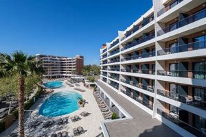 Garden Hotel Salou: Your Green Getaway Oasis | The Ultimate Gardening Guide: Grow a Thriving Garden Year-Round