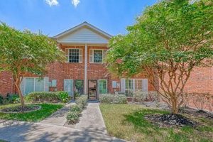 Living in Garden Grove CT: Your Local Home Guide | The Ultimate Gardening Guide: Grow a Thriving Garden Year-Round