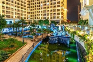 Grow a Beautiful Sunshine Garden: Tips & Ideas The Ultimate Gardening Guide: Grow a Thriving Garden Year-Round Grow a Beautiful Sunshine Garden: Tips & Ideas | The Ultimate Gardening Guide: Grow a Thriving Garden Year-Round